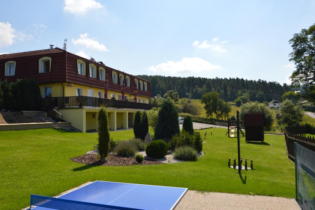 Penzion Kamejk Kamyk nad Vltavou Exterior photo
